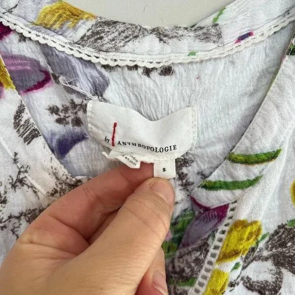 by Anthropologie White Floral Guaze Sleeveless Button-Down Tunic Top, S - Picture 4 of 7